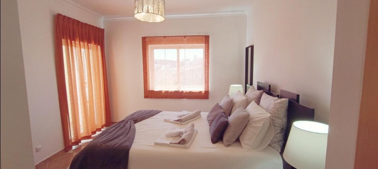 Recanto Das Tertulias - Apartamento 3 Quartos - Perfeito Para Familias E Amigos Apartment ลากอส ภายนอก รูปภาพ